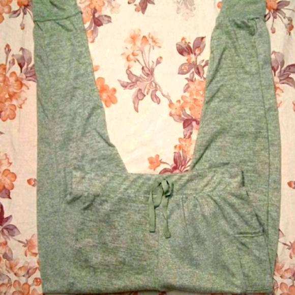 NWT Women's Pajama Set - Picture 6 of 8